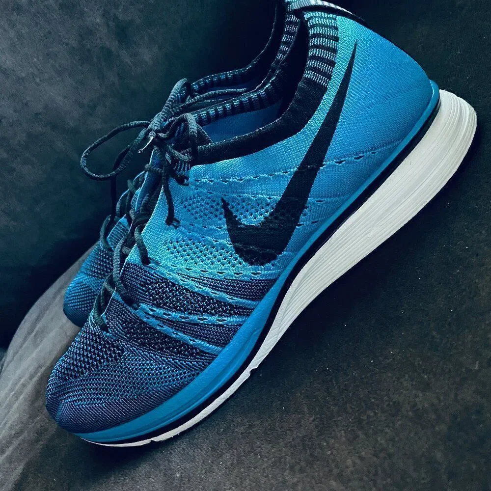 NEW NIKE FLYKNIT TRAINER 532984-440 blue glow/blue tint-black US 12 46 EUR 11 UK